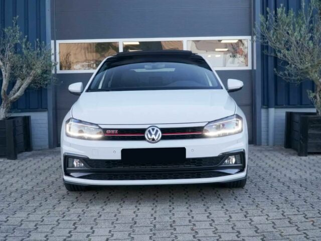 Білий Фольксваген Поло, об'ємом двигуна 2 л та пробігом 30 тис. км за 7000 $, фото 1 на Automoto.ua