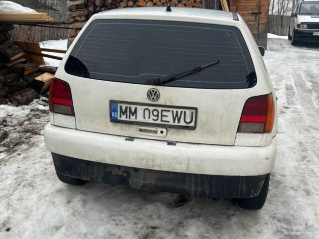 Білий Фольксваген Поло, об'ємом двигуна 1.6 л та пробігом 240 тис. км за 348 $, фото 1 на Automoto.ua