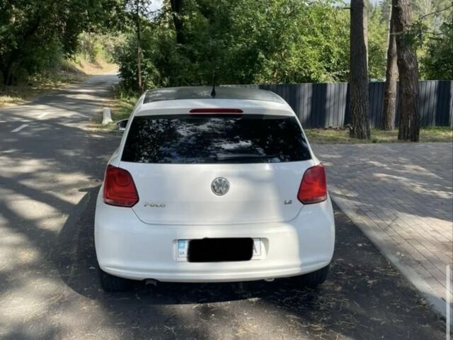 Белый Фольксваген Поло, объемом двигателя 1.4 л и пробегом 150 тыс. км за 7400 $, фото 1 на Automoto.ua