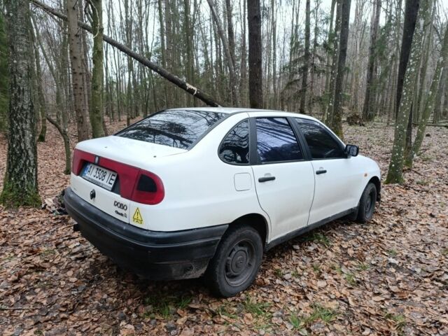 Белый Фольксваген Поло, объемом двигателя 1.6 л и пробегом 250 тыс. км за 951 $, фото 2 на Automoto.ua