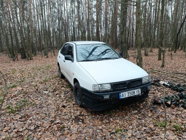 Белый Фольксваген Поло, объемом двигателя 1.6 л и пробегом 250 тыс. км за 951 $, фото 4 на Automoto.ua