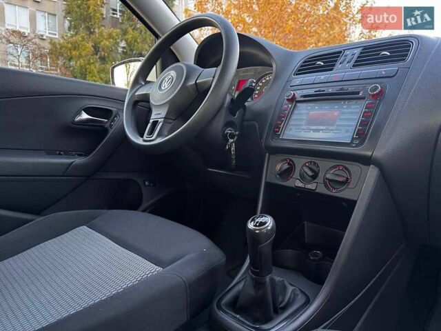 Білий Фольксваген Поло, об'ємом двигуна 1.6 л та пробігом 134 тис. км за 7400 $, фото 11 на Automoto.ua