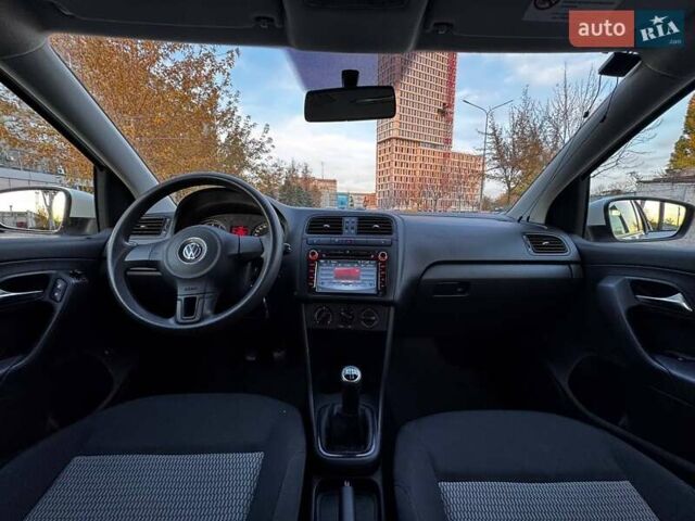 Білий Фольксваген Поло, об'ємом двигуна 1.6 л та пробігом 134 тис. км за 7400 $, фото 9 на Automoto.ua