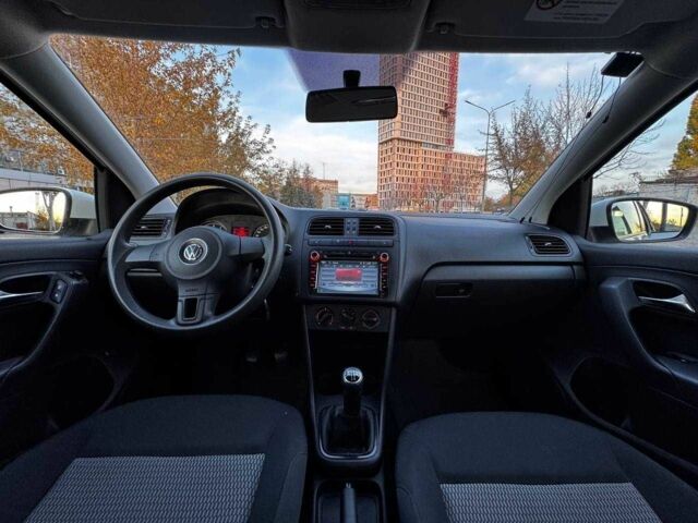 Белый Фольксваген Поло, объемом двигателя 1.6 л и пробегом 134 тыс. км за 7400 $, фото 9 на Automoto.ua