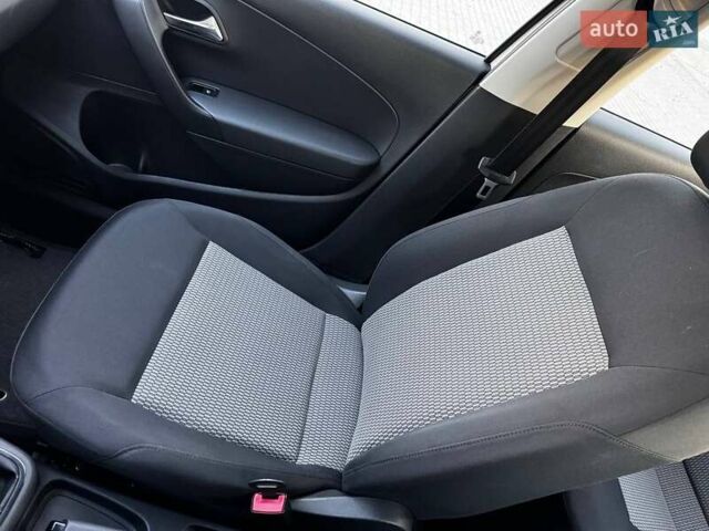 Білий Фольксваген Поло, об'ємом двигуна 1.6 л та пробігом 134 тис. км за 7400 $, фото 17 на Automoto.ua