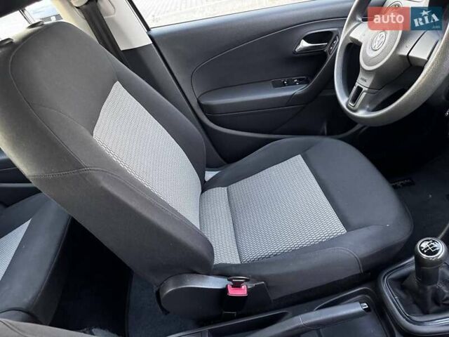 Білий Фольксваген Поло, об'ємом двигуна 1.6 л та пробігом 134 тис. км за 7400 $, фото 12 на Automoto.ua