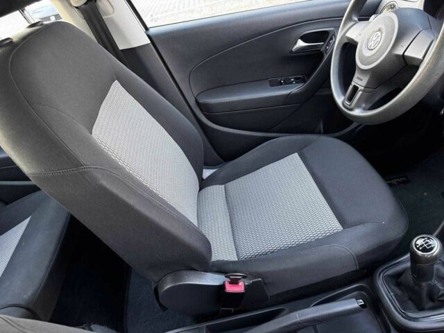 Белый Фольксваген Поло, объемом двигателя 1.6 л и пробегом 134 тыс. км за 7400 $, фото 12 на Automoto.ua