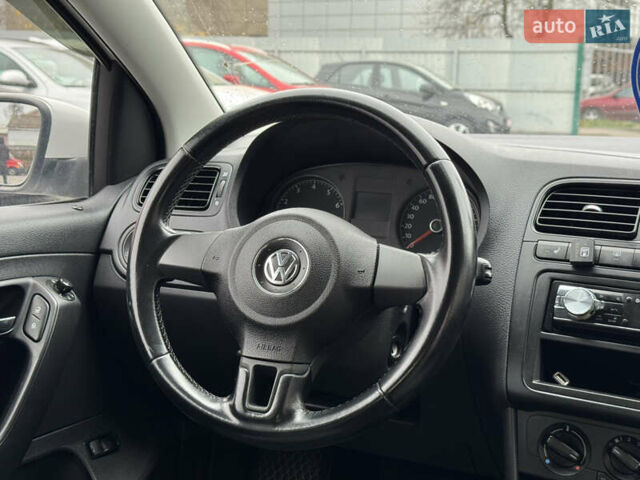 Белый Фольксваген Поло, объемом двигателя 1.6 л и пробегом 202 тыс. км за 5500 $, фото 15 на Automoto.ua