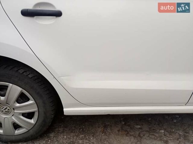 Белый Фольксваген Поло, объемом двигателя 1.6 л и пробегом 220 тыс. км за 5000 $, фото 13 на Automoto.ua