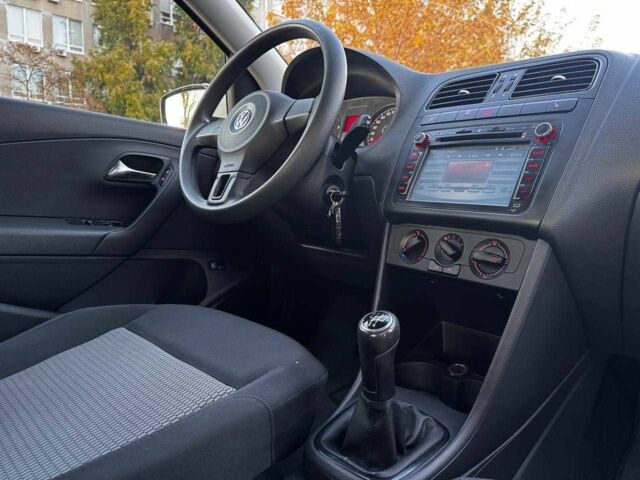 Белый Фольксваген Поло, объемом двигателя 1.6 л и пробегом 134 тыс. км за 7400 $, фото 11 на Automoto.ua