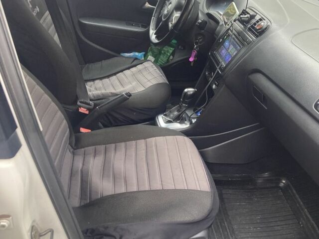 Білий Фольксваген Поло, об'ємом двигуна 1.6 л та пробігом 240 тис. км за 5600 $, фото 5 на Automoto.ua