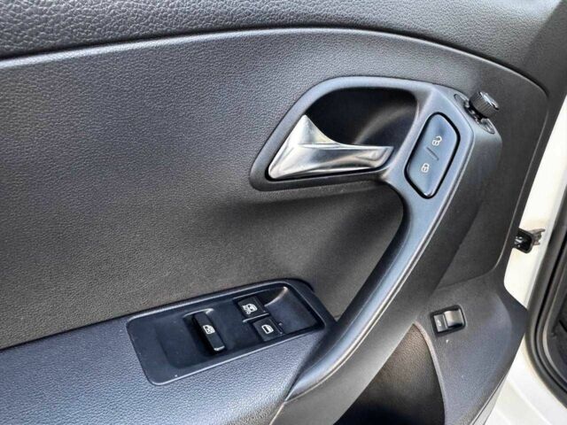 Белый Фольксваген Поло, объемом двигателя 1.6 л и пробегом 134 тыс. км за 7400 $, фото 14 на Automoto.ua