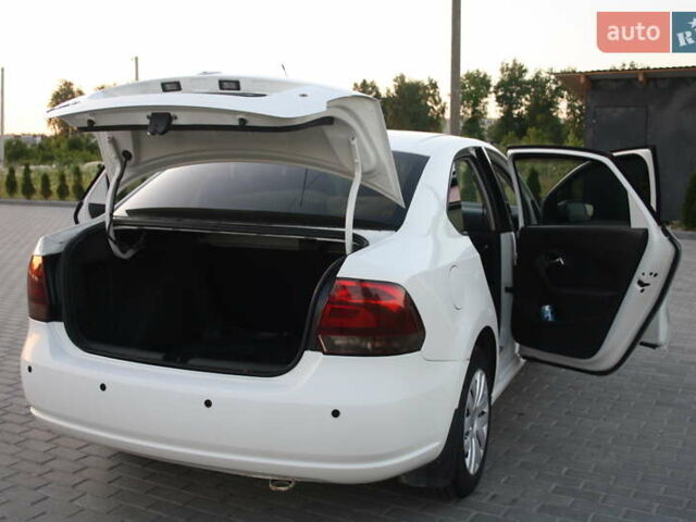 Белый Фольксваген Поло, объемом двигателя 1.6 л и пробегом 244 тыс. км за 6100 $, фото 6 на Automoto.ua