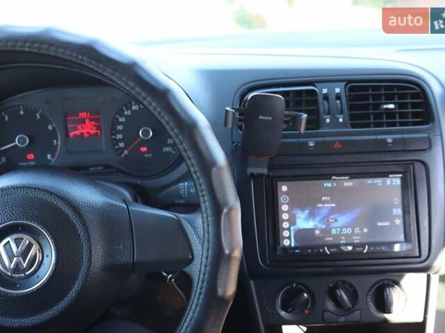 Білий Фольксваген Поло, об'ємом двигуна 1.6 л та пробігом 157 тис. км за 6300 $, фото 22 на Automoto.ua