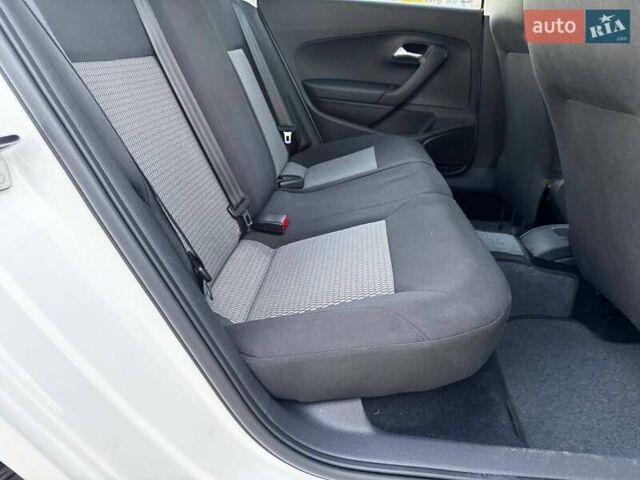 Білий Фольксваген Поло, об'ємом двигуна 1.6 л та пробігом 134 тис. км за 7400 $, фото 8 на Automoto.ua