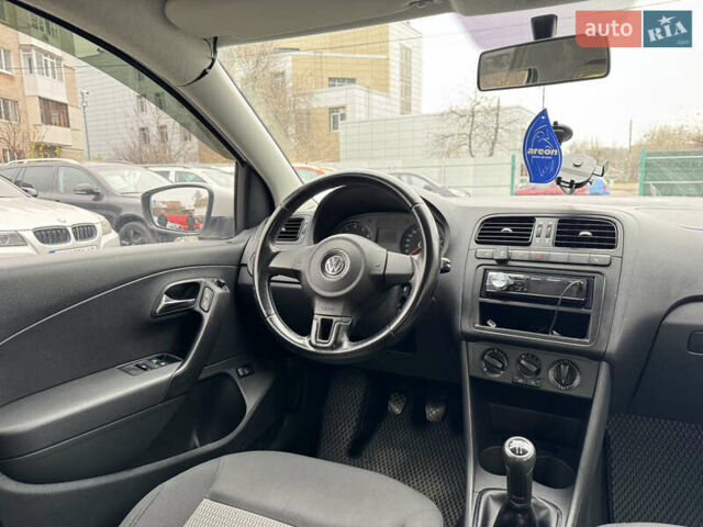 Белый Фольксваген Поло, объемом двигателя 1.6 л и пробегом 202 тыс. км за 5500 $, фото 12 на Automoto.ua