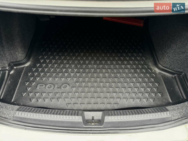 Белый Фольксваген Поло, объемом двигателя 1.6 л и пробегом 15 тыс. км за 9400 $, фото 15 на Automoto.ua