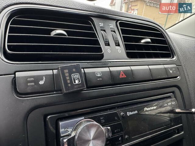 Белый Фольксваген Поло, объемом двигателя 1.6 л и пробегом 202 тыс. км за 5500 $, фото 19 на Automoto.ua