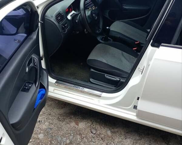 Белый Фольксваген Поло, объемом двигателя 1.6 л и пробегом 220 тыс. км за 5000 $, фото 8 на Automoto.ua