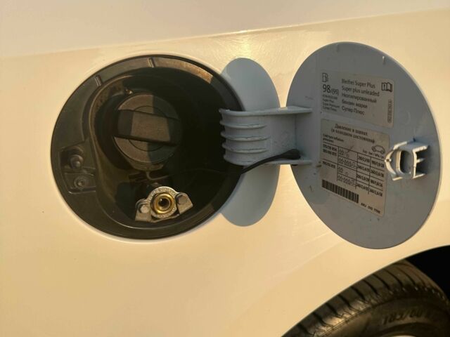 Белый Фольксваген Поло, объемом двигателя 1.6 л и пробегом 164 тыс. км за 9000 $, фото 23 на Automoto.ua