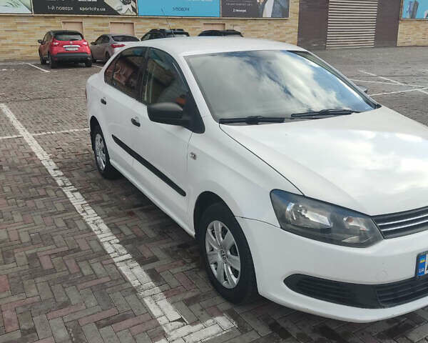 Белый Фольксваген Поло, объемом двигателя 1.6 л и пробегом 218 тыс. км за 5500 $, фото 1 на Automoto.ua
