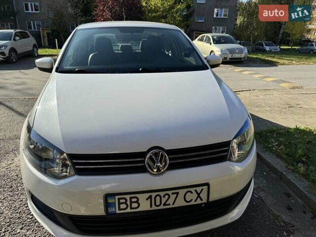 Белый Фольксваген Поло, объемом двигателя 1.6 л и пробегом 96 тыс. км за 6000 $, фото 2 на Automoto.ua