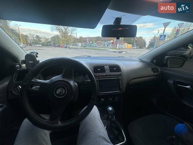 Фольксваген Поло 2012 в Кропивницком (Кировограде) на Automoto.ua Белый Фольксваген Поло, объемом двигателя 1.6 л и пробегом 215 тыс. км за 5300 $, фото 6 на Automoto.ua
