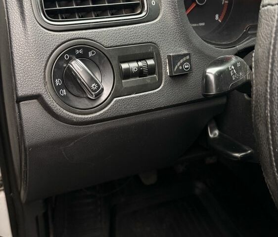 Білий Фольксваген Поло, об'ємом двигуна 1.6 л та пробігом 215 тис. км за 4600 $, фото 3 на Automoto.ua