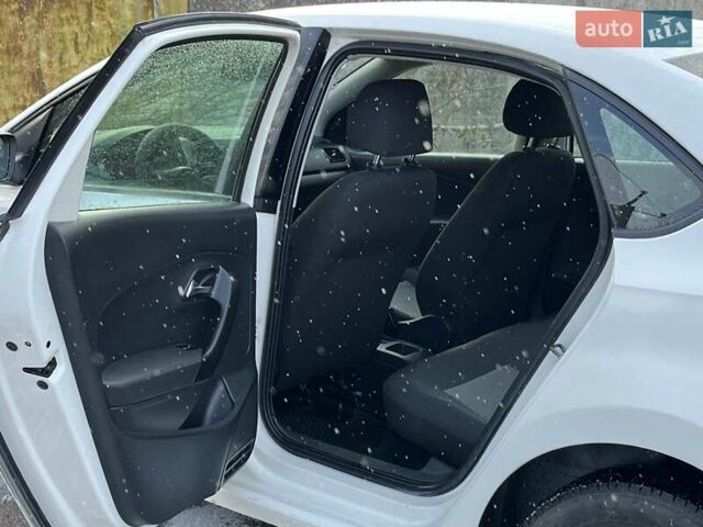 Белый Фольксваген Поло, объемом двигателя 1.6 л и пробегом 254 тыс. км за 5300 $, фото 20 на Automoto.ua