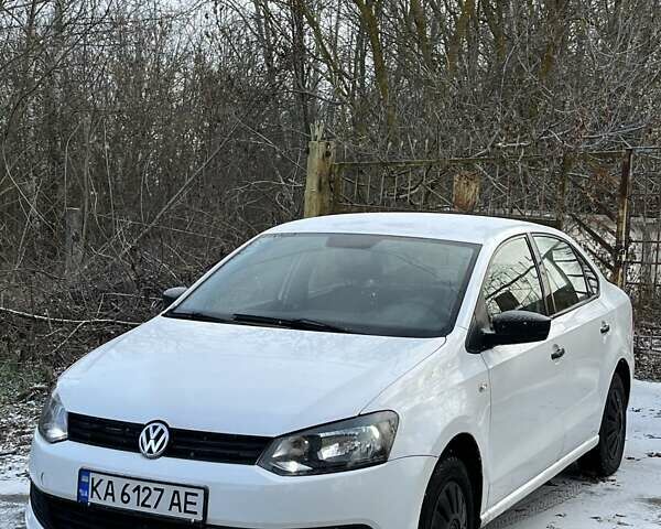 Белый Фольксваген Поло, объемом двигателя 1.6 л и пробегом 254 тыс. км за 5300 $, фото 1 на Automoto.ua