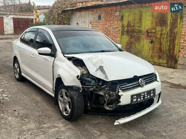 Белый Фольксваген Поло, объемом двигателя 1.6 л и пробегом 220 тыс. км за 3550 $, фото 2 на Automoto.ua