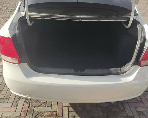 Белый Фольксваген Поло, объемом двигателя 1.6 л и пробегом 218 тыс. км за 5500 $, фото 11 на Automoto.ua