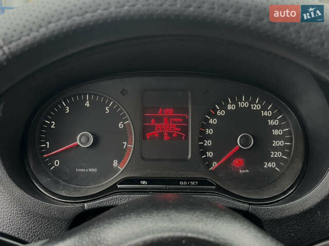Белый Фольксваген Поло, объемом двигателя 1.6 л и пробегом 254 тыс. км за 4800 $, фото 14 на Automoto.ua