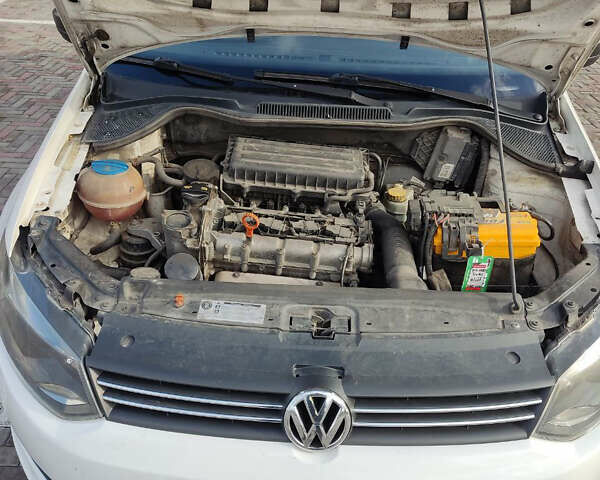 Белый Фольксваген Поло, объемом двигателя 1.6 л и пробегом 218 тыс. км за 5500 $, фото 6 на Automoto.ua