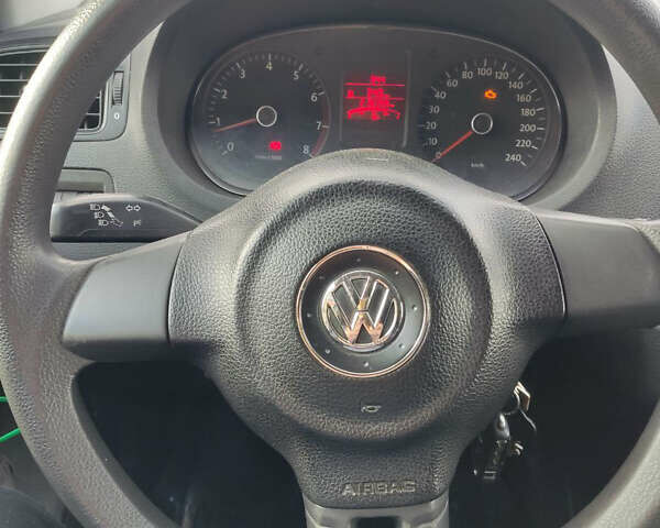 Белый Фольксваген Поло, объемом двигателя 1.6 л и пробегом 218 тыс. км за 5500 $, фото 15 на Automoto.ua