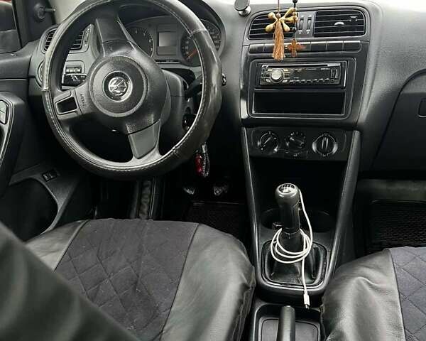 Белый Фольксваген Поло, объемом двигателя 1.6 л и пробегом 200 тыс. км за 5600 $, фото 8 на Automoto.ua