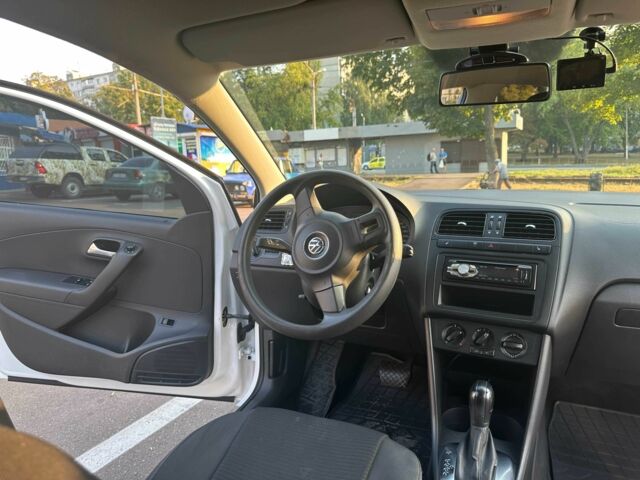 Белый Фольксваген Поло, объемом двигателя 1.6 л и пробегом 164 тыс. км за 9000 $, фото 18 на Automoto.ua