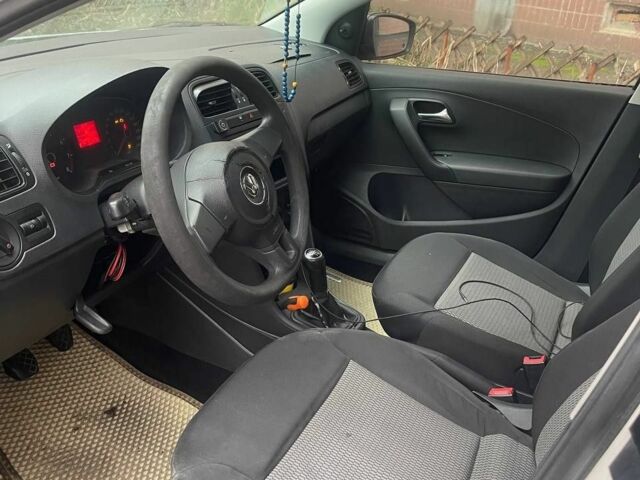 Білий Фольксваген Поло, об'ємом двигуна 1.6 л та пробігом 400 тис. км за 4500 $, фото 3 на Automoto.ua