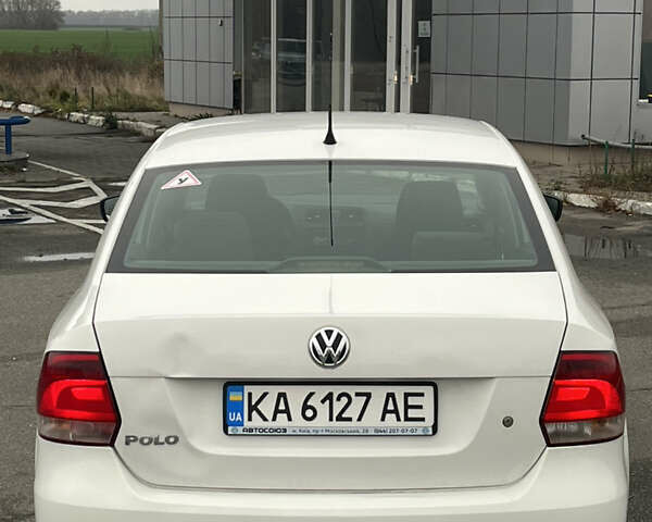 Белый Фольксваген Поло, объемом двигателя 1.6 л и пробегом 254 тыс. км за 4800 $, фото 4 на Automoto.ua