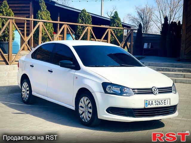 Белый Фольксваген Поло, объемом двигателя 1.6 л и пробегом 260 тыс. км за 4150 $, фото 4 на Automoto.ua