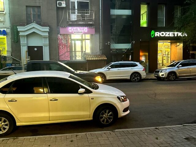 Белый Фольксваген Поло, объемом двигателя 1.6 л и пробегом 131 тыс. км за 5700 $, фото 2 на Automoto.ua