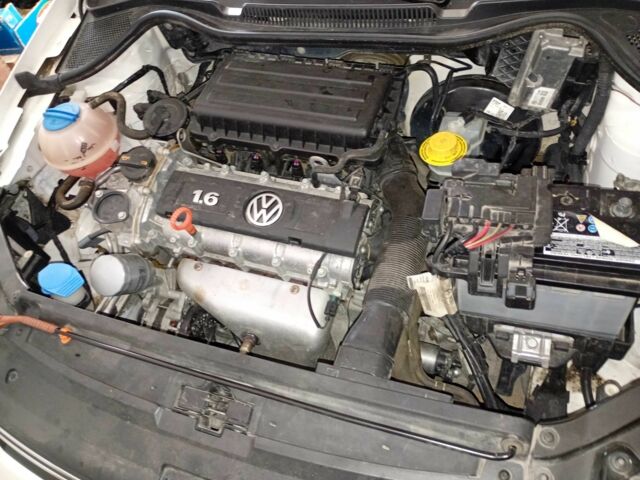 Белый Фольксваген Поло, объемом двигателя 1.6 л и пробегом 60 тыс. км за 8100 $, фото 2 на Automoto.ua