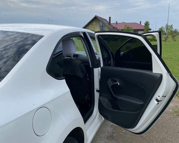 Белый Фольксваген Поло, объемом двигателя 1.6 л и пробегом 350 тыс. км за 5499 $, фото 5 на Automoto.ua