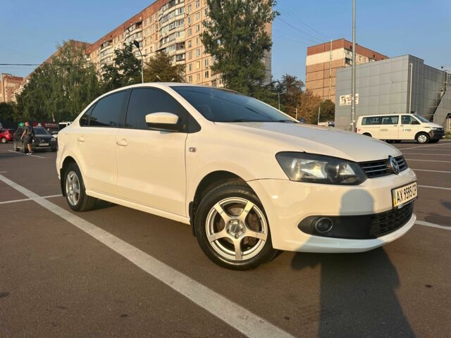 Белый Фольксваген Поло, объемом двигателя 1.6 л и пробегом 164 тыс. км за 9000 $, фото 1 на Automoto.ua