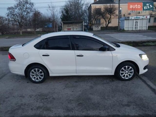 Белый Фольксваген Поло, объемом двигателя 1.6 л и пробегом 269 тыс. км за 5500 $, фото 3 на Automoto.ua