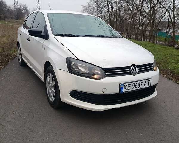 Белый Фольксваген Поло, объемом двигателя 1.6 л и пробегом 400 тыс. км за 3499 $, фото 1 на Automoto.ua