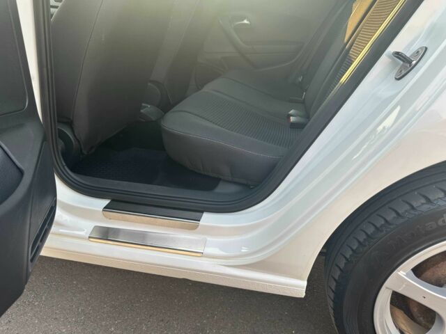 Белый Фольксваген Поло, объемом двигателя 1.6 л и пробегом 164 тыс. км за 9000 $, фото 12 на Automoto.ua