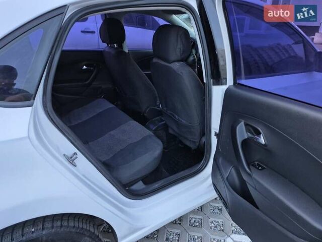 Белый Фольксваген Поло, объемом двигателя 1.6 л и пробегом 164 тыс. км за 5800 $, фото 10 на Automoto.ua