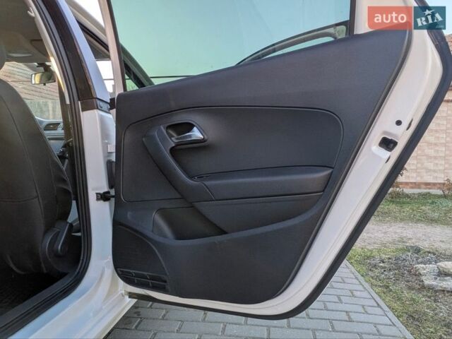 Белый Фольксваген Поло, объемом двигателя 1.6 л и пробегом 205 тыс. км за 7100 $, фото 7 на Automoto.ua