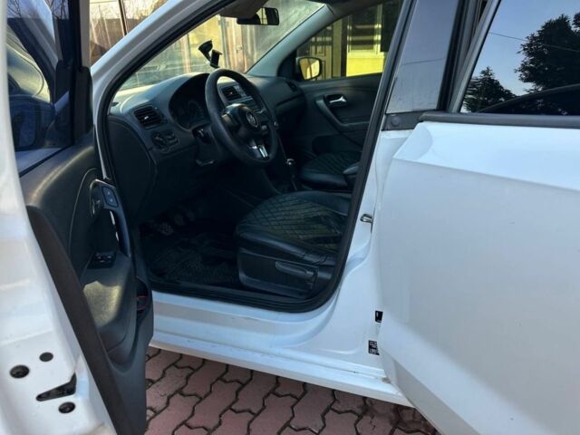 Белый Фольксваген Поло, объемом двигателя 1.6 л и пробегом 369 тыс. км за 5000 $, фото 10 на Automoto.ua